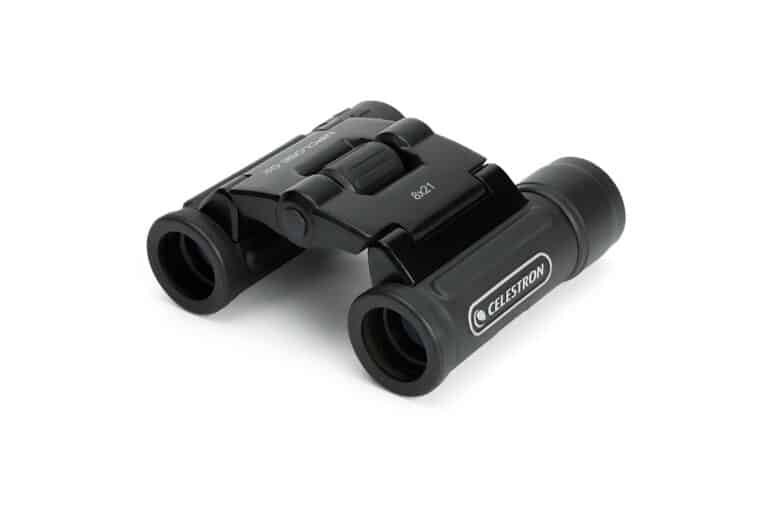 Explora el Mundo con los Prismáticos Celestron UpClose G2 Compactos y Elegantes