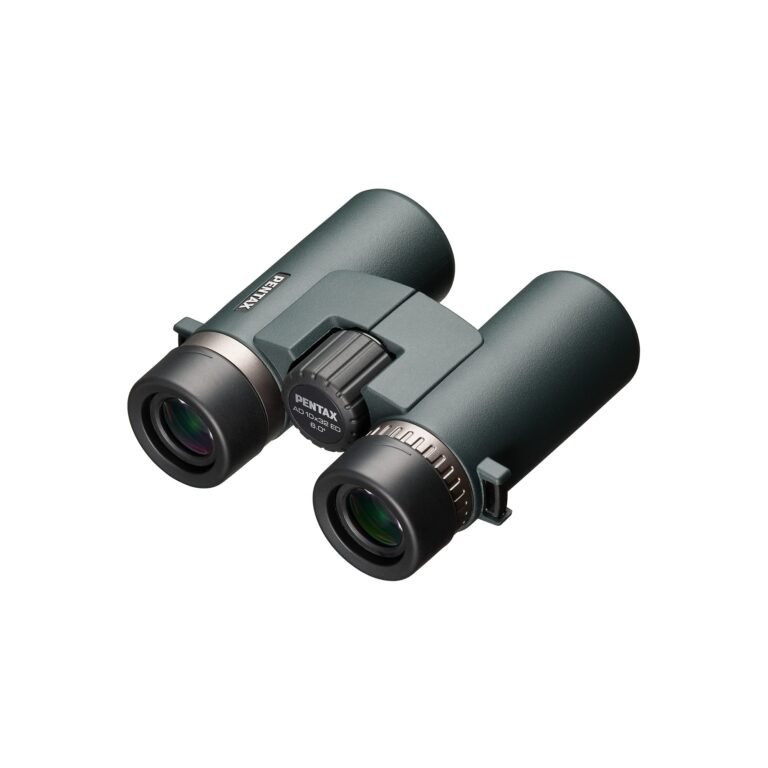 Prismáticos Pentax AD para Exploradores: Visión Clara y Protección Impermeable