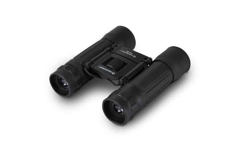 Celestron LandScout Prismáticos: Visión Clara y Resistente para Aventuras al Aire Libre